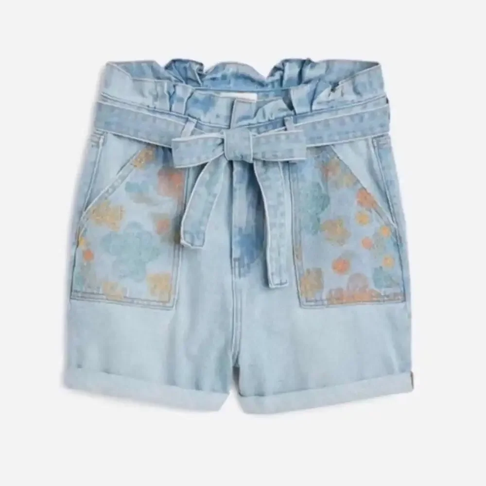 NWT Driftwood Paperbag High Rise embroidered pocket tie waist jean shorts, 26